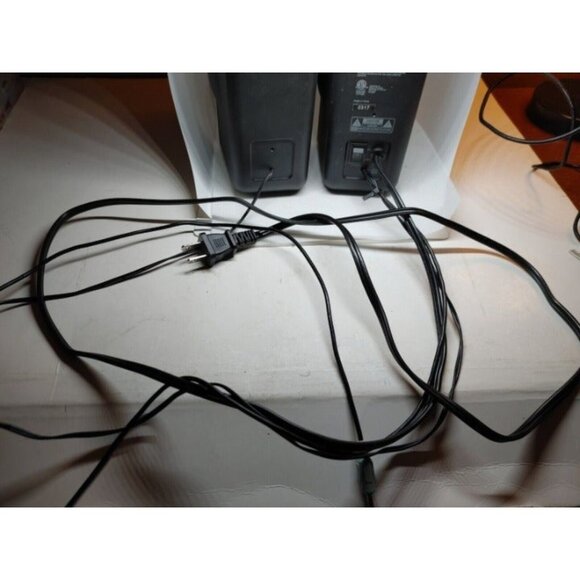 Blackweb Multimedia/Computer Speakers-3.5mm Input Model BWA15H0110 Tested & Work - Picture 4 of 4